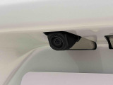 バックカメラ装備 ナビゲーション等を装着した場合には車両の前後左右に搭載した4つのカメラにより、車庫入れや狭い道でのすれ違いをしっかりサポートするパノラマモニター対応カメラが付いてます