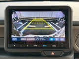 バックでの駐車が苦手な方や運転にあまり自信のない方でも後方の視界をしっかりサポート。安心して車庫入れが出来るバックカメラを装備しています!