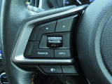 ■オーディオやナビゲーションを操作する為のリモコン装備。各種スイッチが集約されており、走行中でもハンドルから手を放さずに安全に操作できますので、事故防止に繋がります。