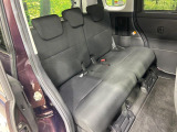 後部座席も気になるようなキズ・汚れやへたり等、大きなダメージはなく、良好な状態です。