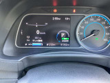 見やすいスピードメーターです。走行距離はこちらで確認できます。