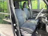 運転席シート廻りは使用感も少なく、良好な状態となっています。丁寧に使われていたことがよくわかりますね。