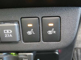 運転席と助手席には寒い時にうれしいシートヒーターが装備されてます。