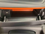 3.「認定中古車カルテ」は、走行距離や修復歴に加えてキズ・凹みの有無・状態や消耗品の交換、過去の整備状況がわかります。
