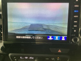 【バックカメラ】運転が苦手な方も車庫入れラクラクです!ギアをリバースに入れれば自動的に切り換わりますので、面倒な操作は不要です♪狭い駐車場もお車を傷つけず安心ですね!