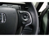 Hondaセンシングの機能のひとつ、アダプティブクルーズコントロール付!アクセルから足を離しても設定したスピードと前車との車間を保ち走行してくれます!車線維持もアシスト☆高速道路で疲労軽減ですね☆