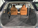 リアシートを倒すと、ラゲッジスペースを広くお使いいただけます!