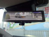 スマートルームミラー画像になります。リアシートに人が乗ってる時やトランクに荷物がたくさん積んでルームミラーが使えないときに便利なオプションです!