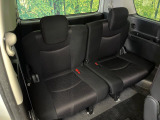 3列目シートはもちろん状態良好☆大人でもゆったりと座って頂けますので、大人数でのお出かけもラクラクです♪ご家族で、気の知れた仲間で、ドライブに行くのが楽しみですね♪