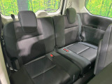 3列目シートはもちろん状態良好☆大人でもゆったりと座って頂けますので、大人数でのお出かけもラクラクです♪ご家族で、気の知れた仲間で、ドライブに行くのが楽しみですね♪