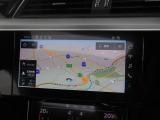視認性の良いモニターは最新版の地図データにてご納車いたします。