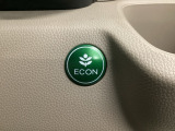 ★ECONスイッチ★ エコドライブを加速しよう!スイッチをONにすると、運転の仕方によるロスを抑え込み燃費をよくするようクルマが頑張ります(*^ー^*)燃費向上にチャレンジ♪