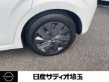 純正ホイールカバ付きで見た目も良い、アルミホイールなどのご相談もお気軽にお問合せください!