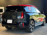 かわいいテールのデザインはほかの車にはない魅力があります。ひと目で&ldquo;MINI&rdquo;とわかるデザインはアナタを虜にしてしまうかもしれません