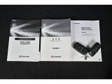 保証書・記録簿・取扱説明書と揃っていいます。キーの電池は新品にお取替えしてから納車させて頂きます。