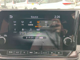 純正カーナビゲーション◆フルセグTV・Bluetooth Audioなど様々なソースが使用できます。是非、お気に入りの音楽で楽しい運転の時間をお過ごしください!