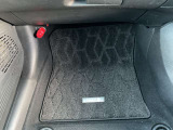 純正フロアマット