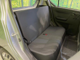 後部座席も気になるようなキズ・汚れやへたり等、大きなダメージはなく、良好な状態です。