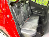 コンパクトカーですが、セカンドシートは十分な広さがあり快適にお乗りいただけます♪シートを倒して大きな荷物を積んだりと、用途の幅が広い1台です。
