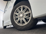 【15インチアルミホイール】外観にマッチしたアルミホイールを装着しております。各種アルミホイールや、スタッドレスタイヤも取扱いしております。是非ご相談ください♪