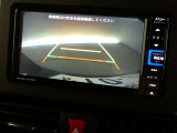 バックガイドモニターで、後方を確認しながら安心して駐車することができます。運転初心者も熟練者も必須の機能ですよ!