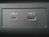 外部機器と接続できる、便利なUSBソケットを装備しています♪