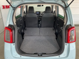 後部座席をたたむとこんなに広いスペースが!
