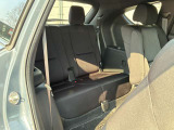 リアシートは多少の使用感が見られますが、問題なくお使いいただけます。