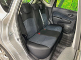 後部座席も気になるようなキズ・汚れやへたり等、大きなダメージはなく、良好な状態です。