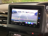 バックも安心のバックカメラ付いています。バックカメラがあると、いつでも安全にバックできますね。死角も減ります。