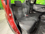 後部座席も気になるようなキズ・汚れやへたり等、大きなダメージはなく、良好な状態です。