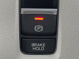 【オートブレーキホールド】信号待ちや渋滞で停車時にブレーキから足を離しても、停止状態を保持してくれます。前進するときはアクセルを踏めば自動で解除されるので安心♪街乗り運転が楽になります♪
