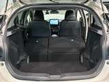 リアシートを倒すと、ラゲッジスペースを広くお使いいただけます!