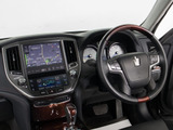 使いやすさや安全性を追求したステアリング周り!高級車ゆえにスイッチ類が多いのも特徴ですね!考え尽くされた配置ですぐに使いこなす事が出来ますのでご安心下さい!是非、体感してみて下さい!!
