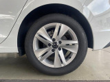 20560R16タイヤにActive専用のアルミホイールを装着しております。