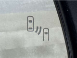 車線変更時の後方確認をアシストしてくれるブラインドスポットモニター!ドアミラーの死角を検知してくれるから車線変更もスムーズです。