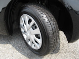 タイヤは ヨコハマ ブルーアース 2025年製がついています。他にも見たいところ、知りたいことなどございましたらお気軽にお問い合わせくださいませ。専門スタッフが丁寧にお答えいたします。