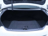 開口部の広いラゲージスペースは、ゴルフバックなどの荷物もラクラク積み込めます。