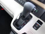 インパネシフト採用!限られた空間を有効に利用、もちろん操作性もあります!