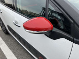 ドアミラーカバーもレッドです。