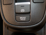 【ブレーキホールド】信号待ちなどでブレーキを踏み続けなくともブレーキがキープされます!アクセルペダルを踏むと解除され発進することが可能です!