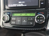 温度設定ができるオートエアコン付