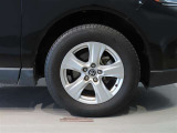 純正のアルミホイール装着車です。タイヤサイズは225/65R17です。