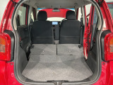 リアシートを倒すと、ラゲッジスペースを広くお使いいただけます!