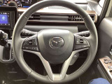 運転席廻りの様子です。ハンドルスイッチで純正オーディオの基本操作等も可能です☆