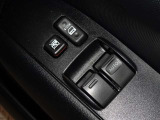 運転席と助手席のみパワーウィンドウを装備しています。