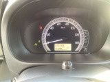 見やすいスピードメーターです。走行距離はこちらで確認できます。