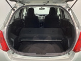 リアシートを倒すと、ラゲッジスペースを広くお使いいただけます!
