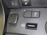 【横滑り防止機能】 車両走行安定補助システム搭載  車が横滑りしそうになった際に、横滑りを防ぐ安全装備が付いています。