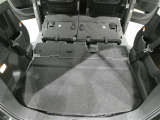 2列目シートは折りたたみ可能です。キャンプ用品など大きな荷物もばっちり収納可能です!